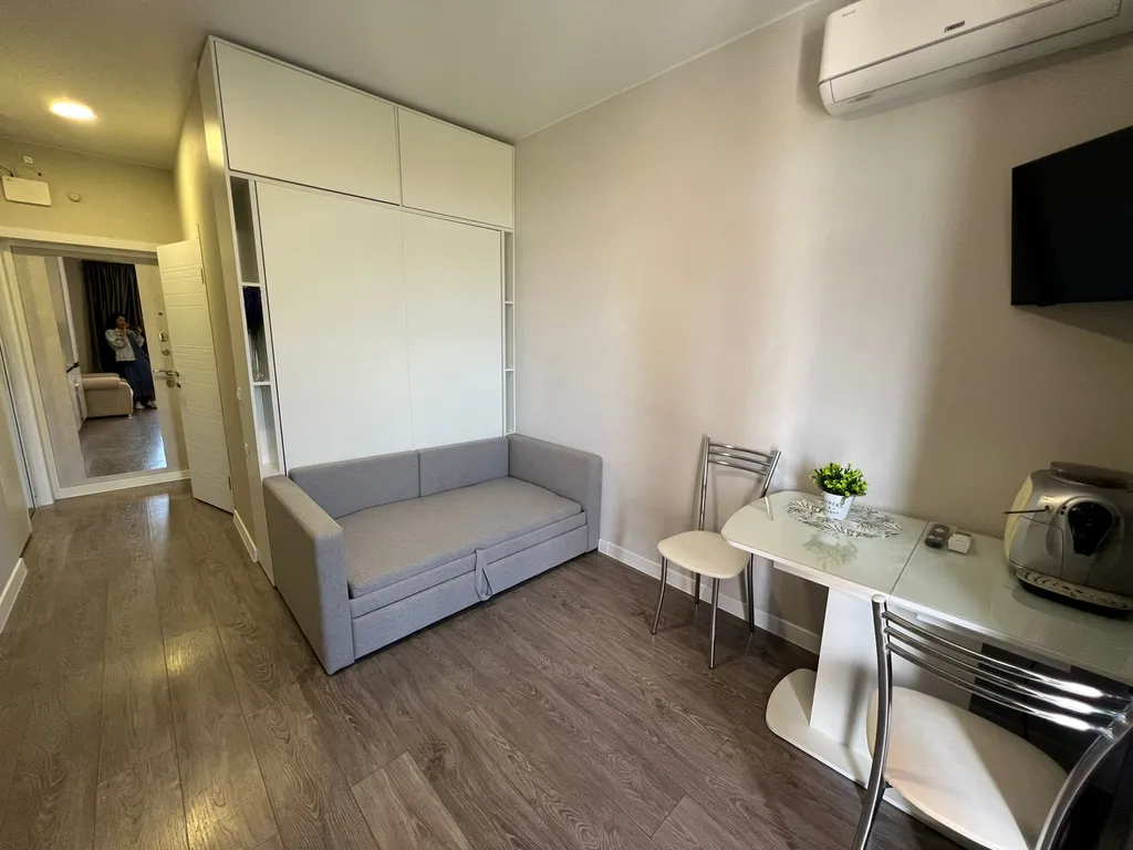 56 студия с бассейнами