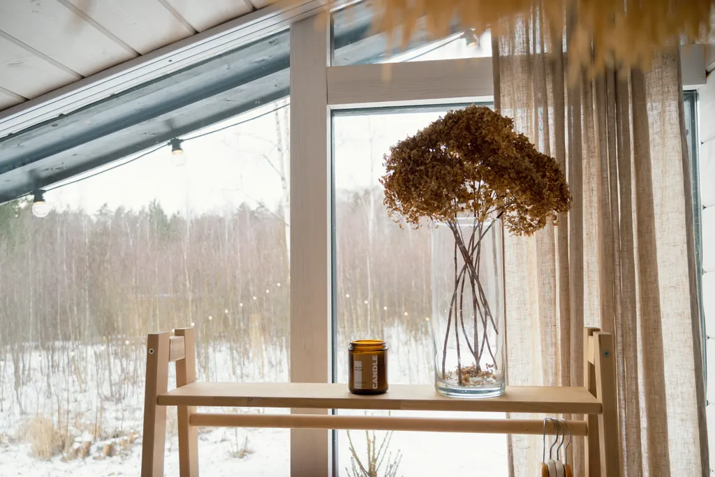 Уютный домик в лесу с горячим чаном