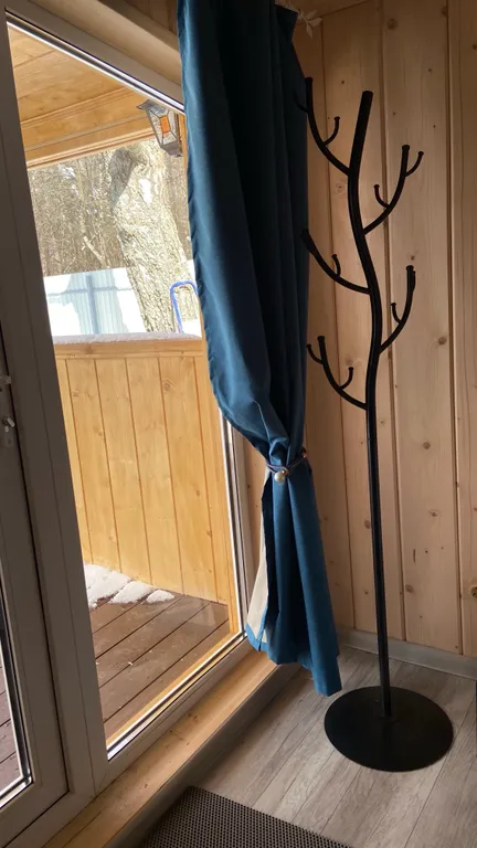 Новый современный Барнхаус посреди леса