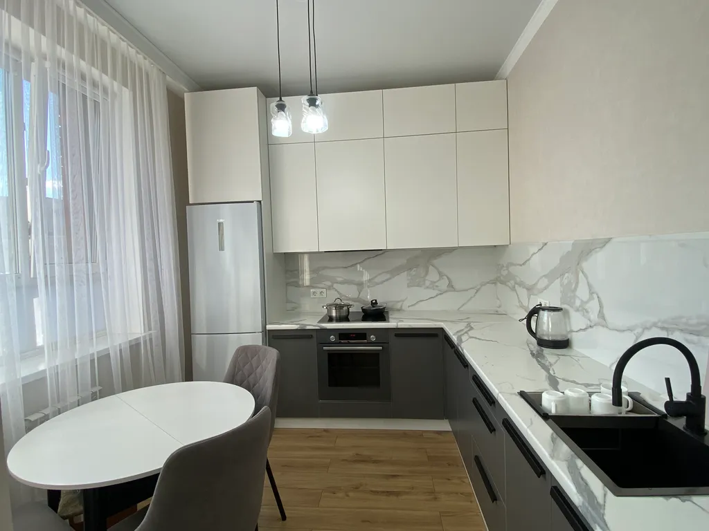 Уютная евро2-комн квартира в районе EXPO