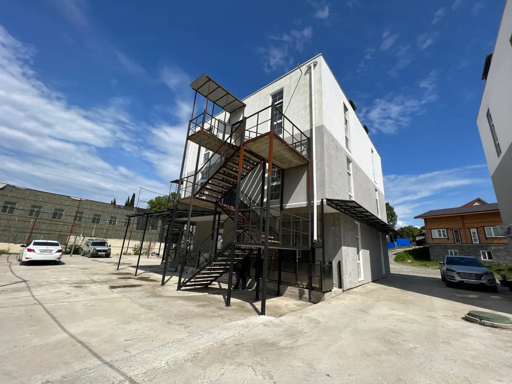 Тихая студия с видом на горы в далеко от суеты