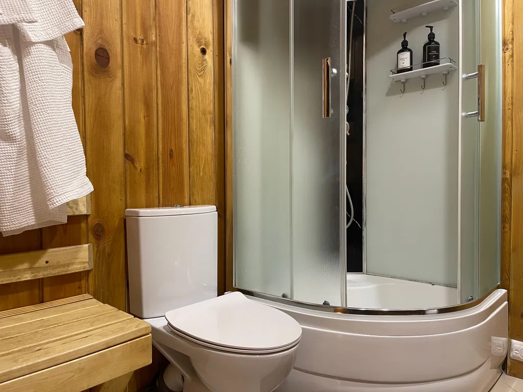 Большой загородный дом