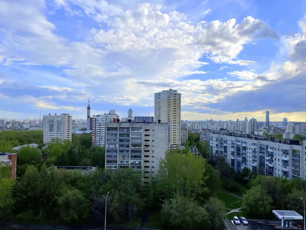 Квартира Просторные апартаменты с двумя спальнями и панорамным видом на город — Екатеринбург