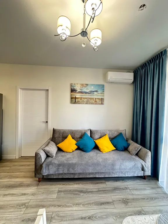 Изящная 2евро с бассейном на море в Сукко около Кипарисового озера