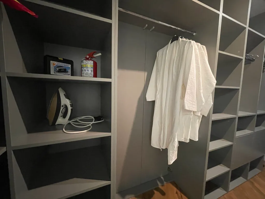 Geometry - просторная квартира с панорамным видом на реку в центре