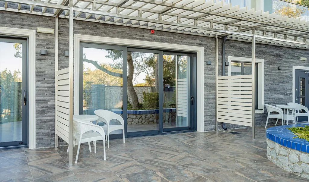 Комфорт панорама сад с террасой