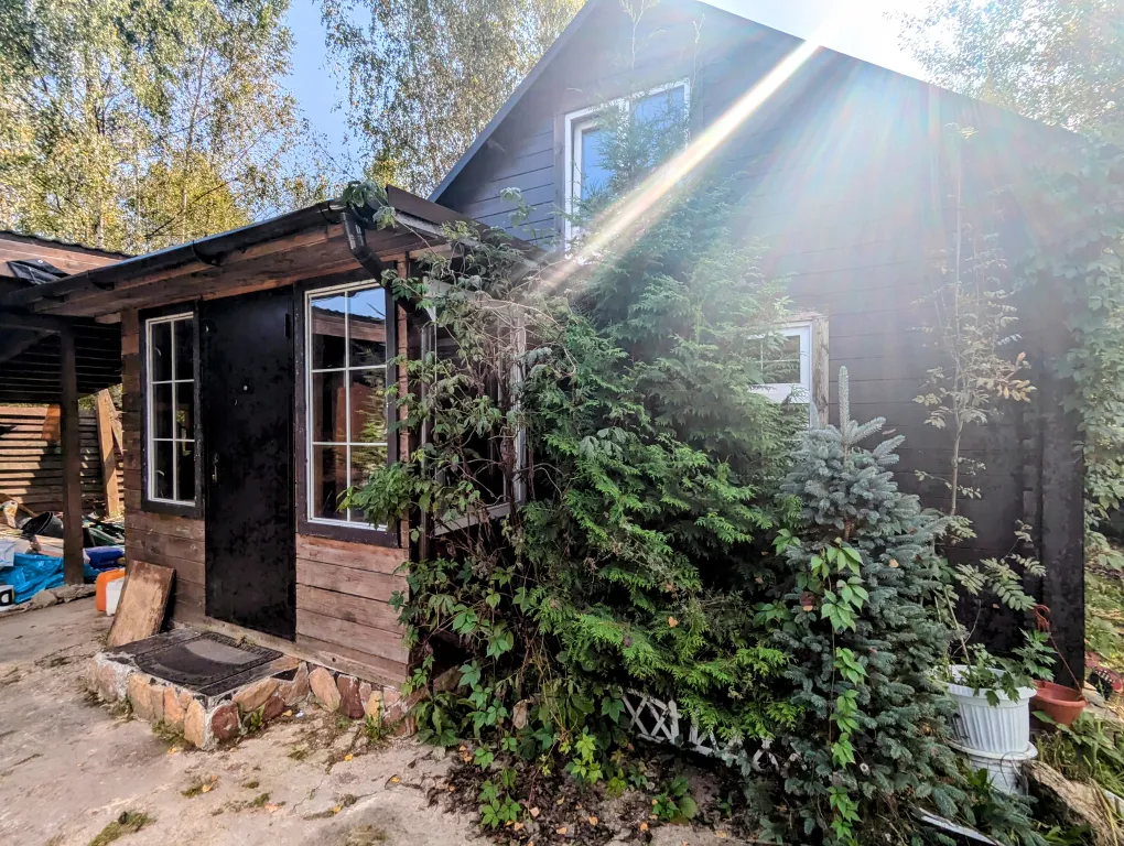 Коттедж Уютный домик с камином и бассейном — Глазово