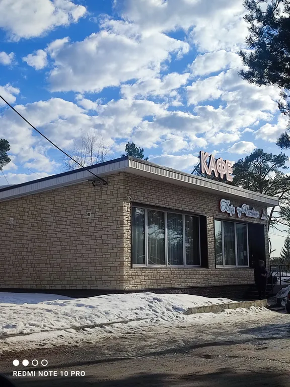 Полдома с банькой с отдельным входом