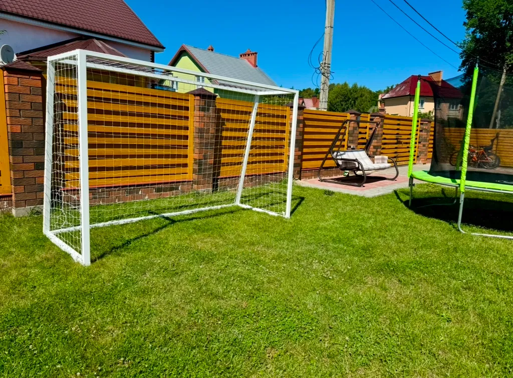 Дом с баней, караоке, PlayStation и Алисой на берегу моря