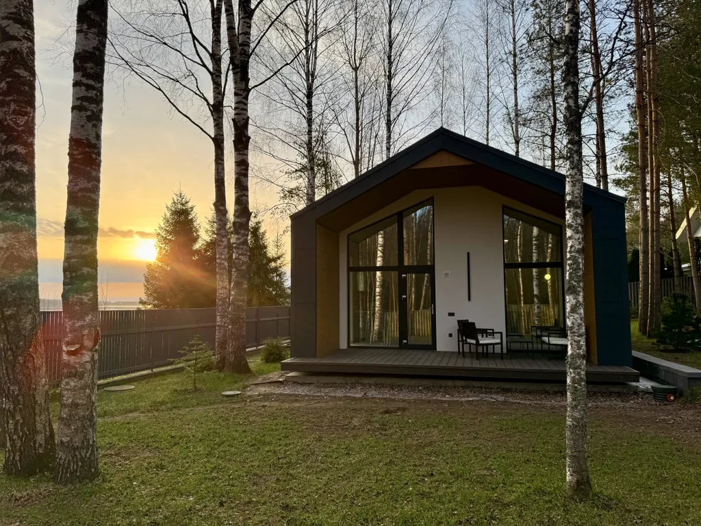 Коттедж Барнхаус премиум на берегу озера — Светлое