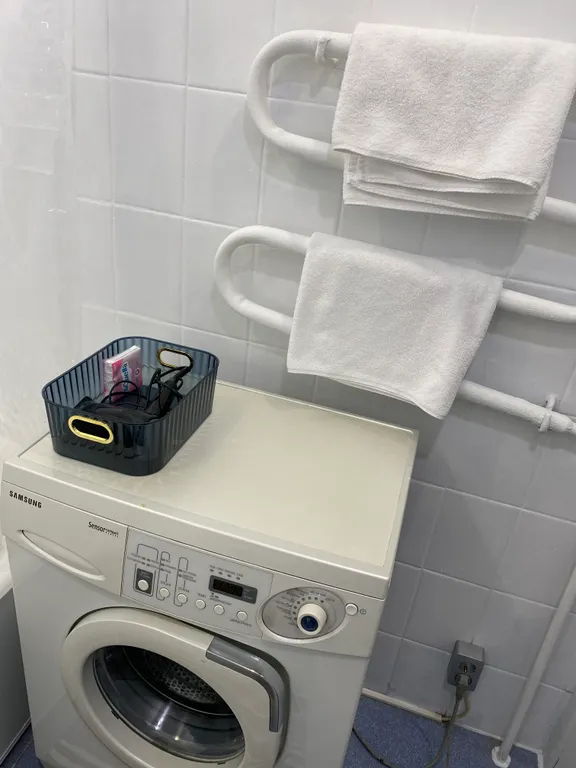 Квартира Квартира 2-комн в центре возле Театра Музкомедии — Красноярск