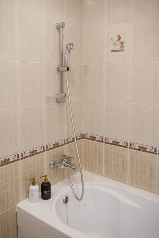 Уютная квартира в элитном районе с видом на озеро в парке имени Кирова