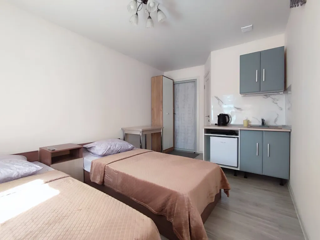 Квартира Студия рядом с МНТК Федорова, есть водонагреватель — аренда посуточно в Новосибирск