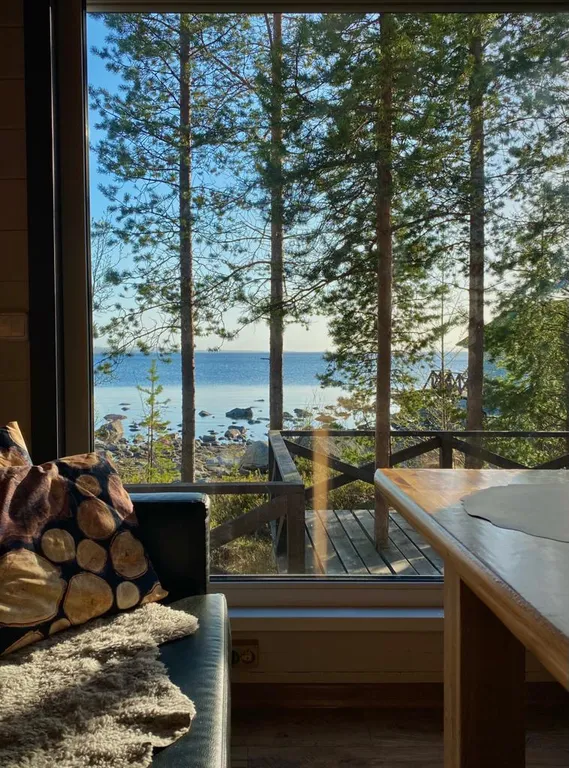 Уютный дом на берегу водохранилища