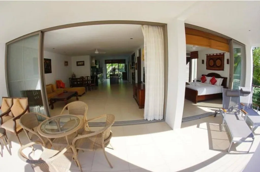 Апартамент (140м2) 2 спальни в 200-х метрах от моря