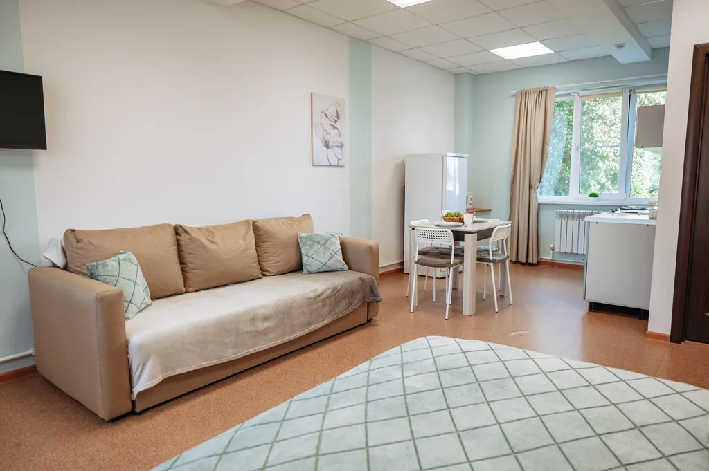 Уютная студия с личной бесплатной парковкой, рядом с гребным каналом