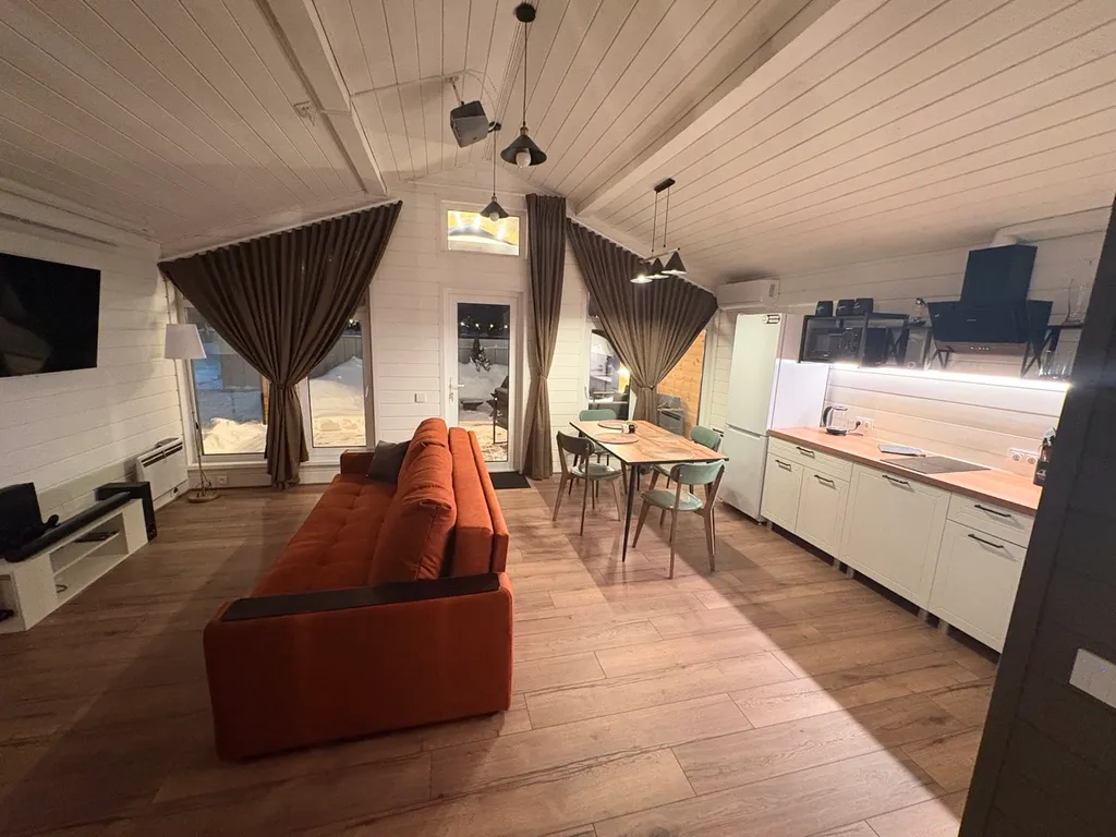 Домик в черте города Климовск