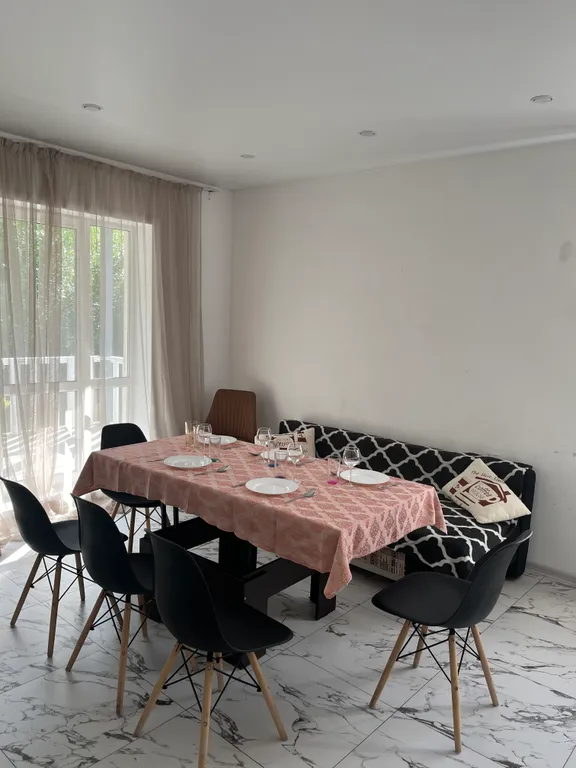 Уютный благоустроенный дом в центре 2 Иркутска ждет своих гостей!