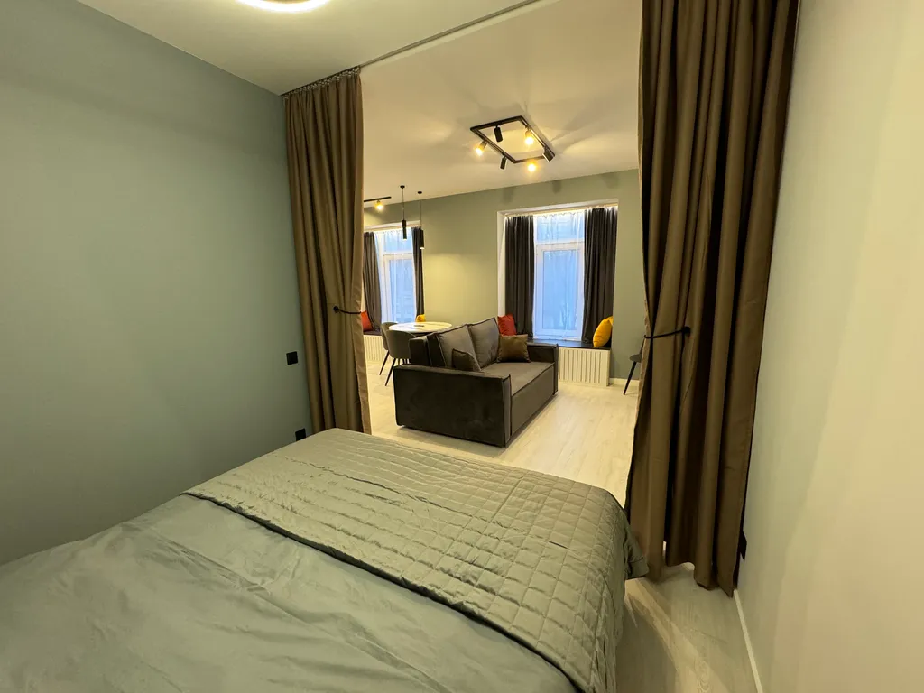 Апартаменты-студия в центре города в новом дoме бизнec-клаcса