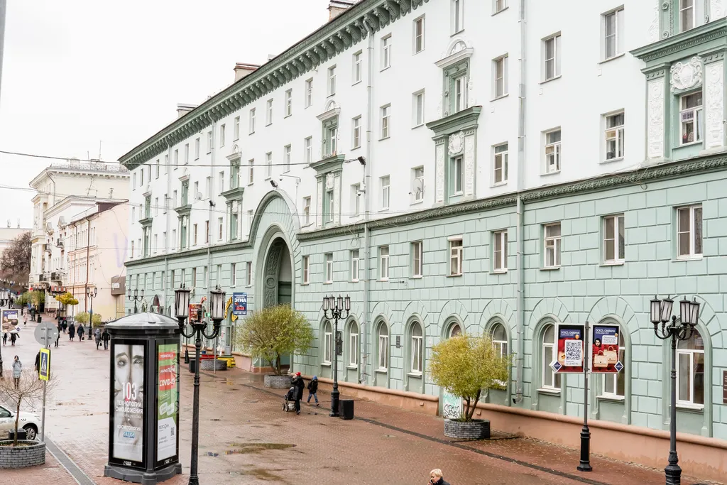 Квартира Квартира с высоченными потолками и видом на пешеходную Покровскую — Нижний Новгород