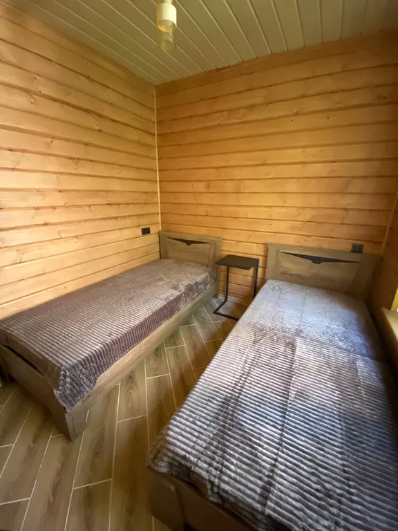 Комфортабельный коттедж с сауной на берегу водоема