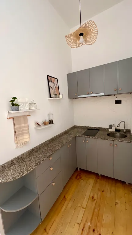 Quiet and tidy old city flat