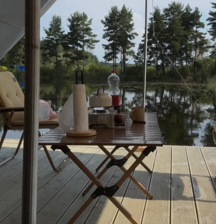 Глемпинго плот на Селигере у монастыря