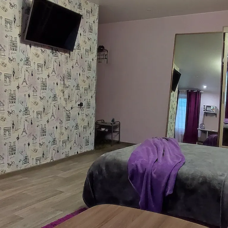 Студия в фиолетовых тонах