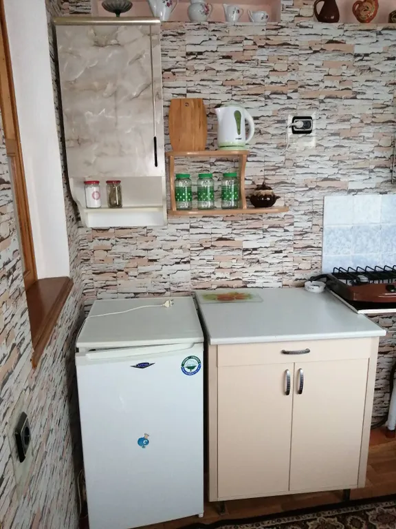 Уютный домик с собственным двором и видом на море, душ и туалет в доме