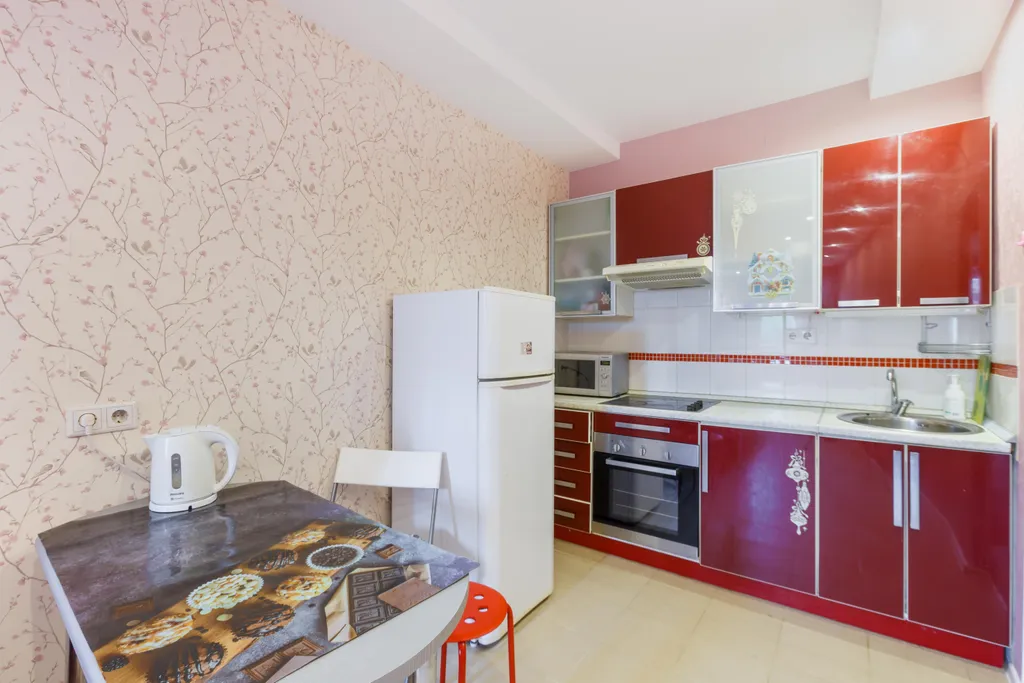 Евротрешка возле Крокус Экспо у моста к метро Мякинино