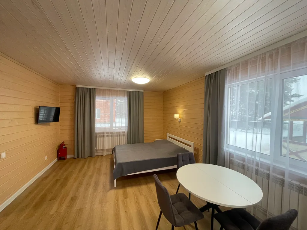 Студия апартаменты на берегу озера рядом с сосновым бором