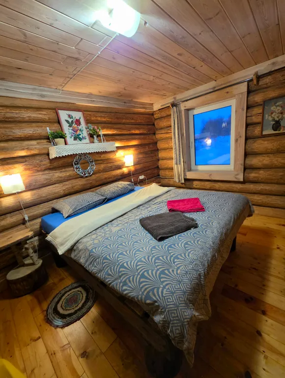 Милый дом на берегу озера