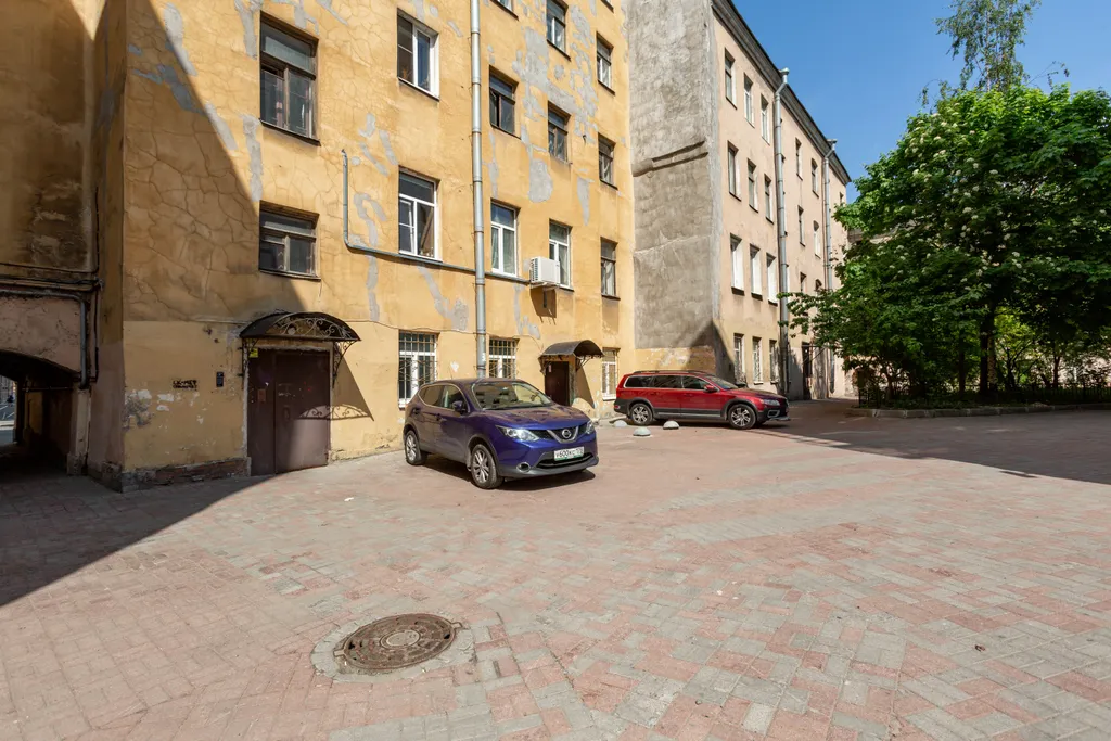 Видовая 2-х комнатная квартира в доме с историей в сердце города