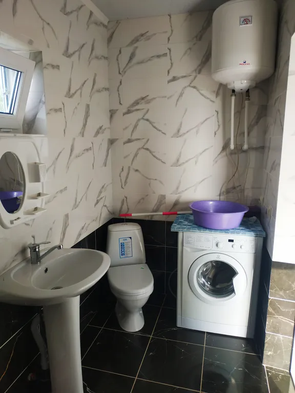 Уютный дом с кухней, на берегу моря