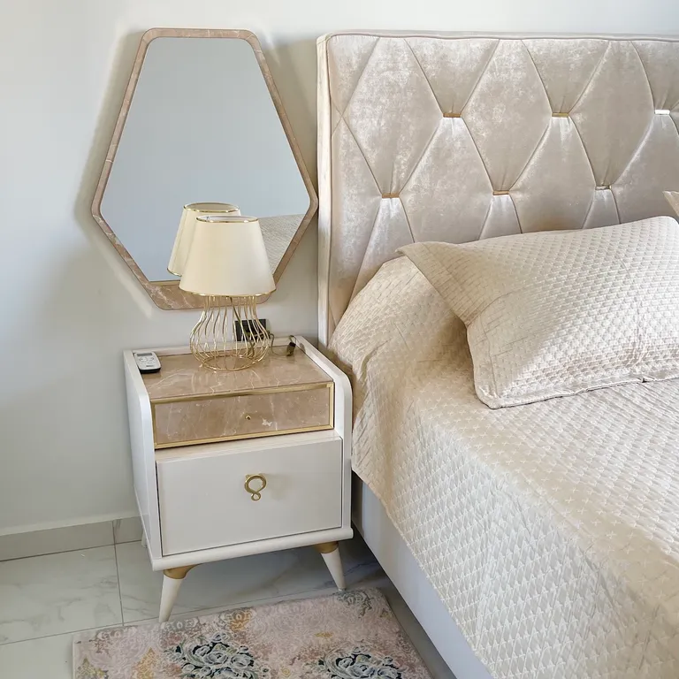 Стильные апартаменты в центре у пляжа Клеопатра