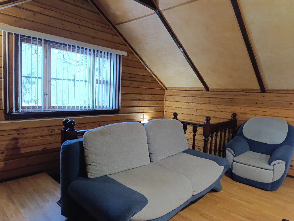 Дом на лесной опушке с банeй на дpовax и бильярдом