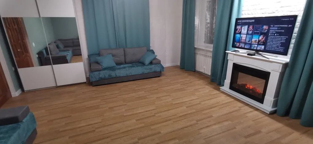 Коттедж Часть дома в частном на первом этаже с большим бассейном — Волгоград