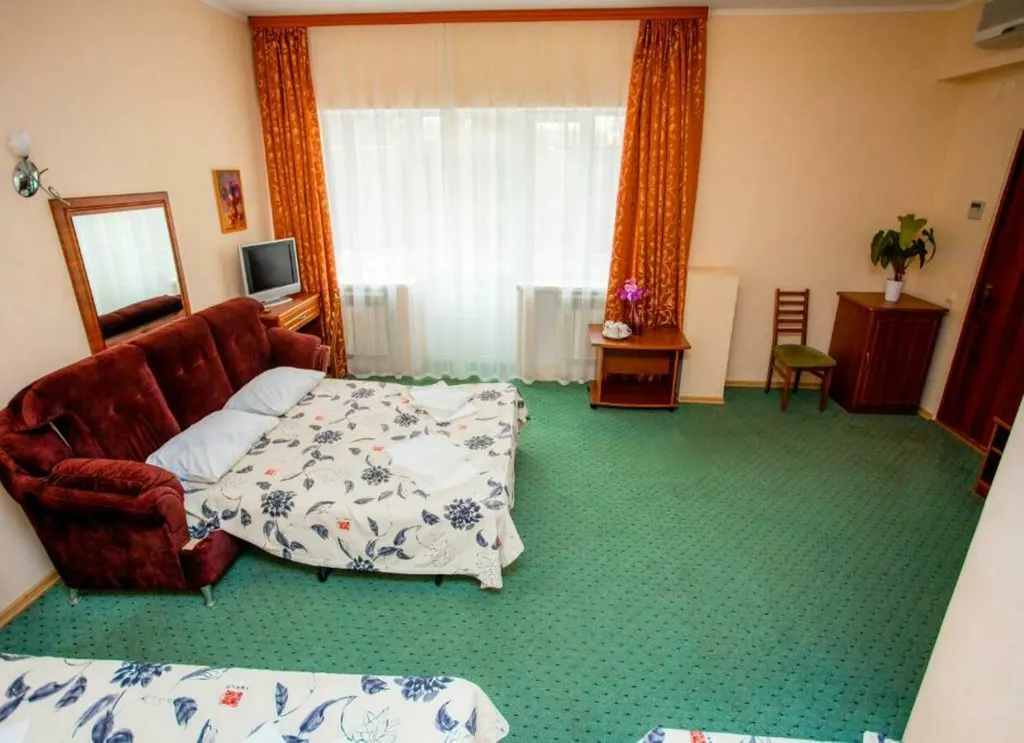 Просторный номер на первой линии у моря