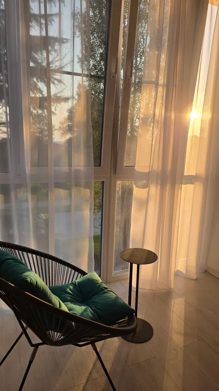 Уютная светлая квартира на берегу моря в центре