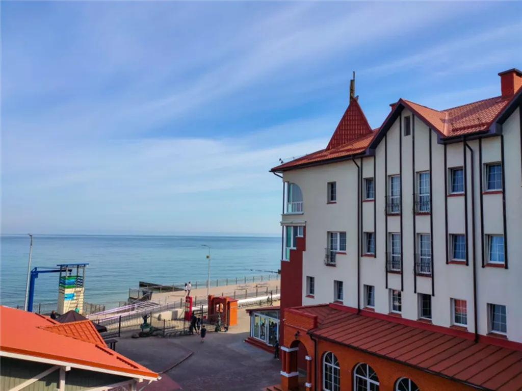 Люкс двухкомнатный с прямым видом на море и балконом (Корп.В)