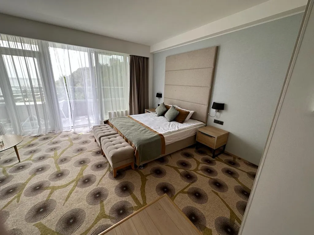 Просторная студия на берегу моря