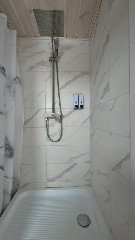 Дом в стиле A-frame с чаном