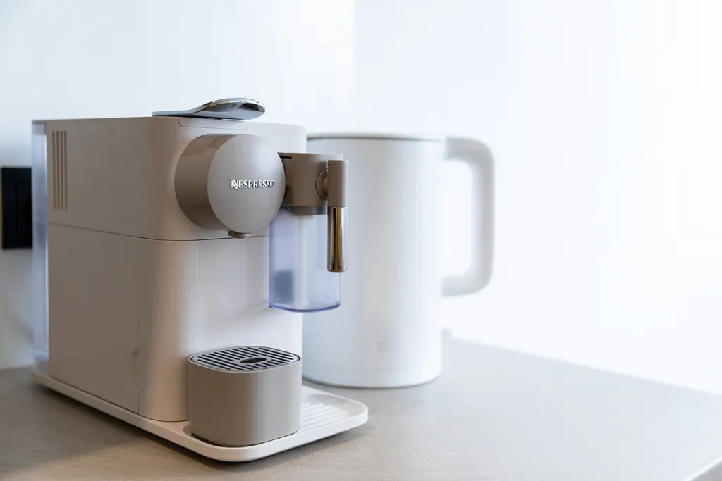 Стильная двухкомнатная квартира у моря