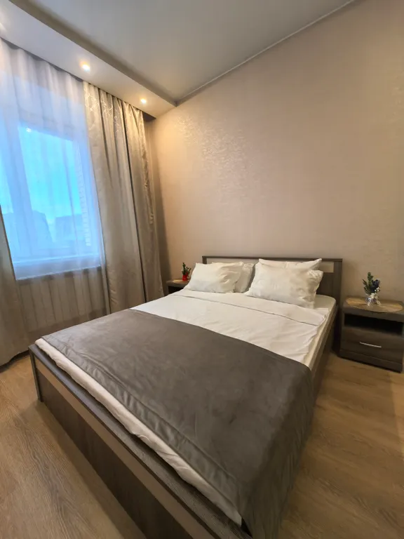 Евродвушка на набережной с видом на Собор для четверых