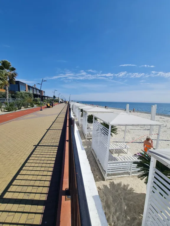 Трёхкомнатная квартира в Сочи  с видом на море и горы