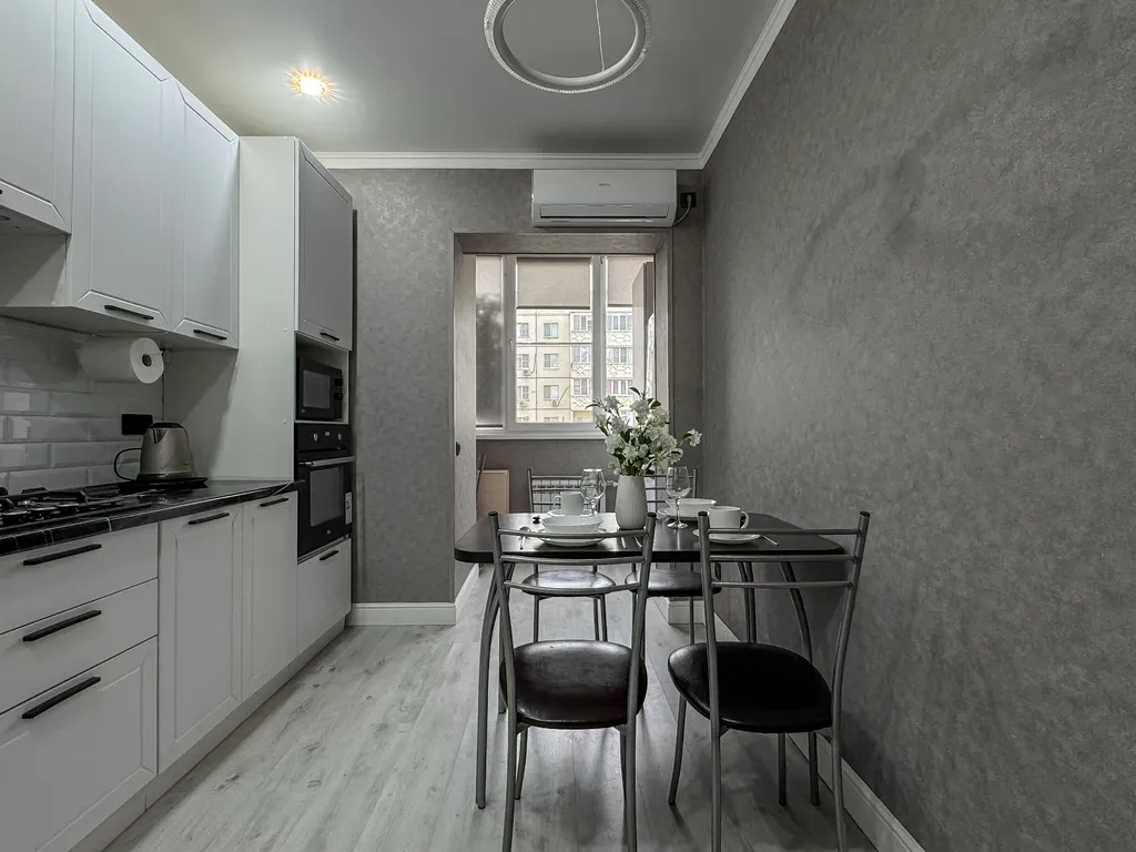 3-комнатная квартира, 15 минут до центра