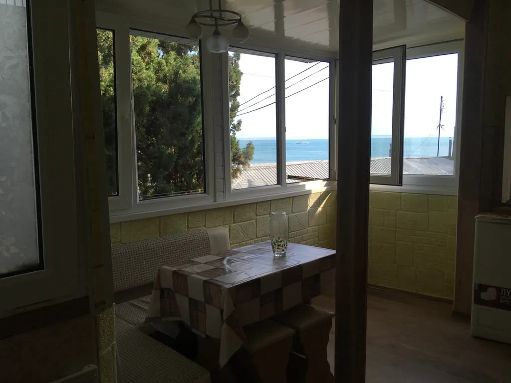 В центре у моря