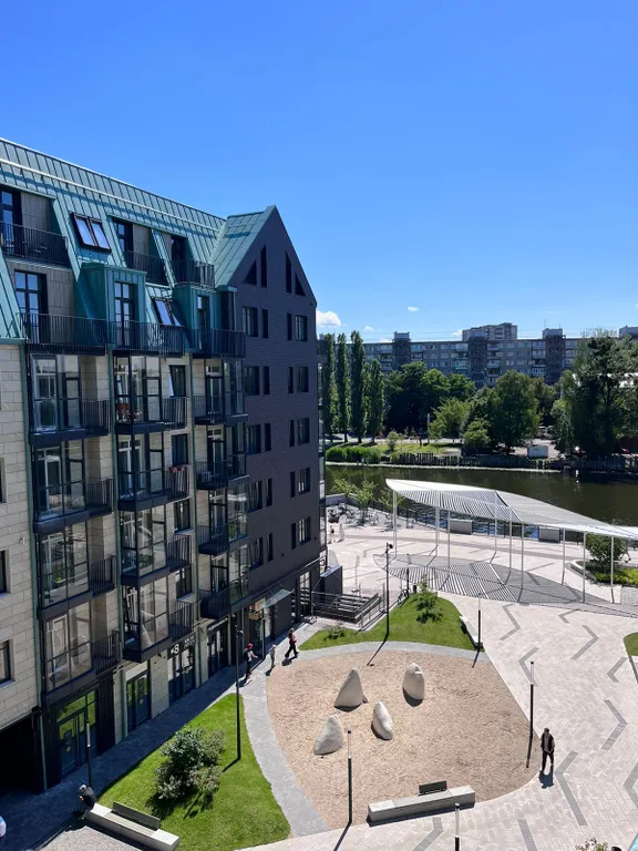 Центр города, квартира на набережной у Рыбной деревни