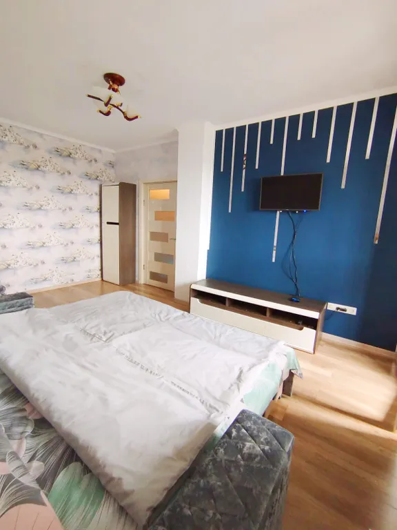 Замечательная квартира в районе 7 горбольницы с видом на горы