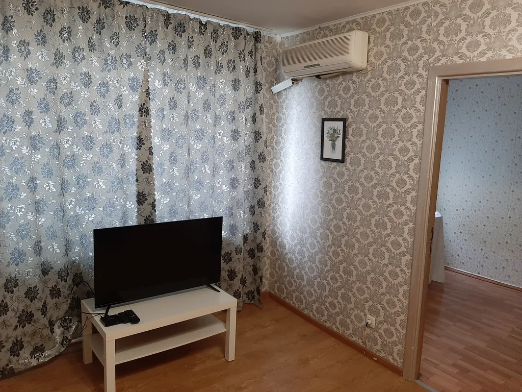 Двухкомнатная квартира у метро Народное ополчение